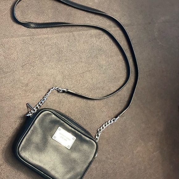 Michael Kors Black Crossbody Bag with Chain Strap - Picture 3 of 6